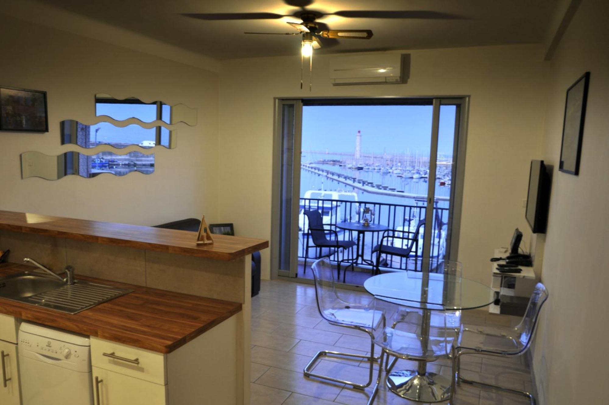 "Luigi" Balcon Sur La Mer Et Le Port De Sète Buitenkant foto